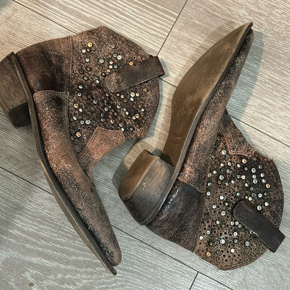 FRYE DEBORAH STUDDED ANKLE BOOTS